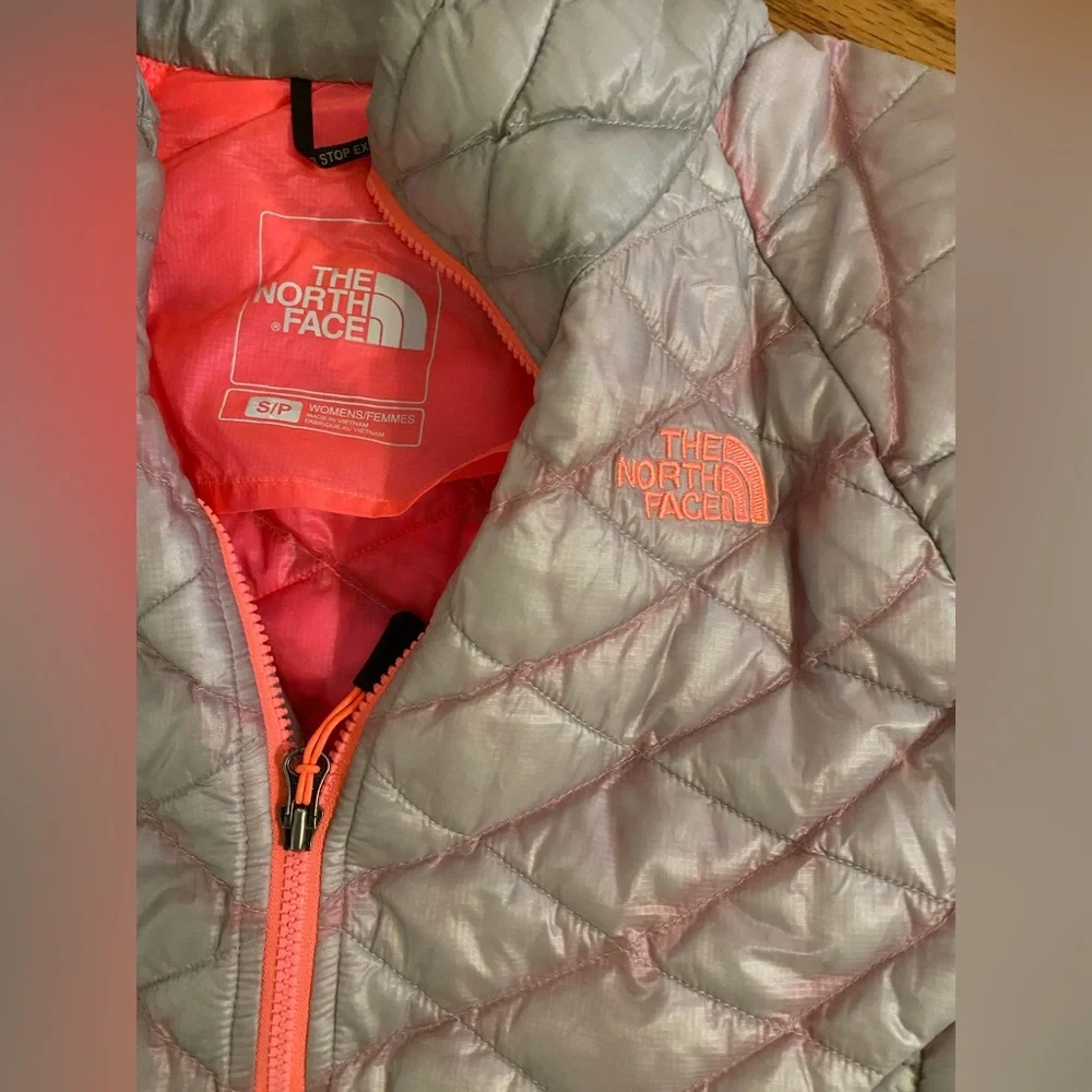 The North Face ThermoBall Jacket - Picture 2 of 6